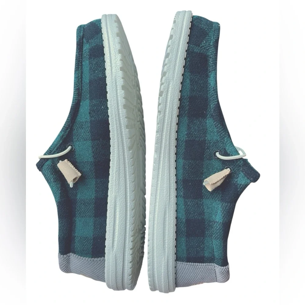Hey Dude Wally Buffalo Plaid – Men’s Size 13 – Mens casual shoe - NEW IN BOX
